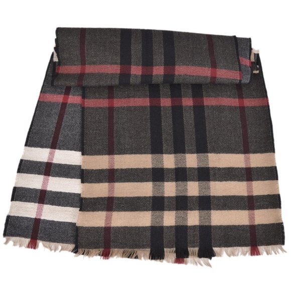 NWT BURBERRY REVERSIBLE COLOUR CHECK WOOL SCARF - Picture 9 of 9